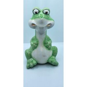 Sitting on Rump‎ Ceramic Gecko